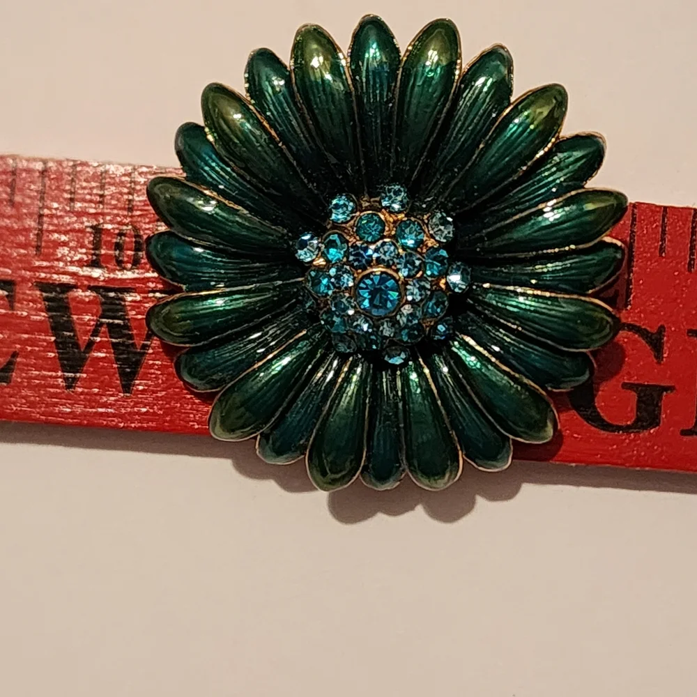 Vintage MONET Daisy Brooch Pin Teal Enamel with Rhinestones 2
